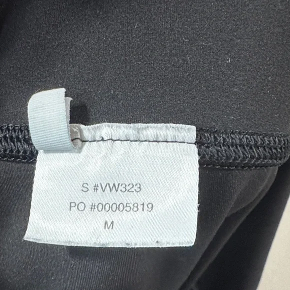 Vuori Women's Daily Legging Black Leggings 7/8 Cuffed ankles sz Medium 6013 - Picture 8 of 8